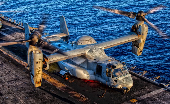 Trực thăng MV-22 Osprey trên tàu đổ bộ Mỹ - USS Kearsarge (ảnh chụp ngày 13/7/2013)